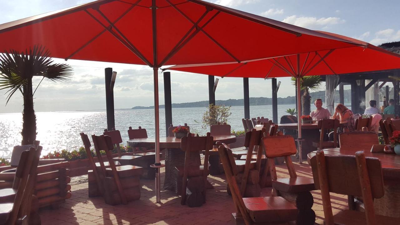 Ferienhaus "Biberburg Am Haff" Garz  Exteriör bild